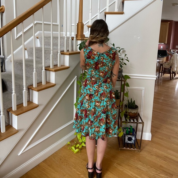 Extremely Well-Made Rockabilly Dress Floral - Picture 4 of 15